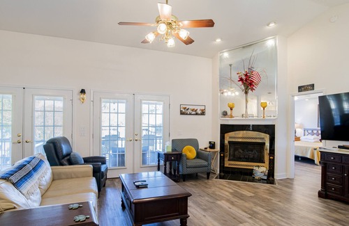 Milton House | New Years Open @ Pirate Cove, Waterfront Home, Boat Dock, Campfire Fun, Covered Porch