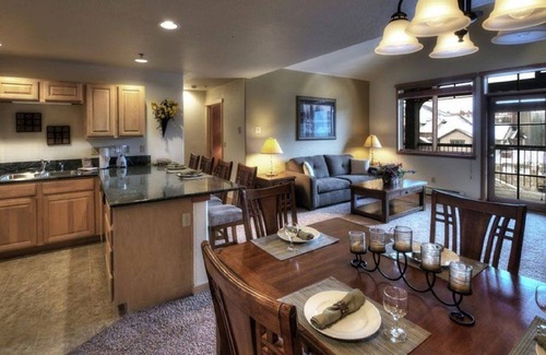 Four O'Clock Condo | NEW YEARS SKIING AT FABULOUS 3BR GRAND TIMBER LODGE IN BRECK 12/28/25-1/4/26