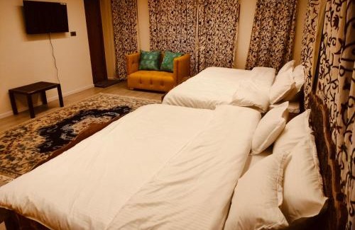 Nishat-Shalimar House | New Zamrood Holiday Home