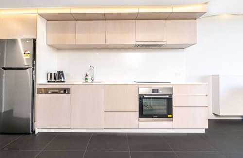 City West Apartment | Newa9 · Homey Apt with Dedicated Workspace