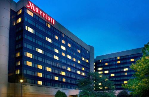 Newark Hotel | Newark Liberty International Airport Marriott