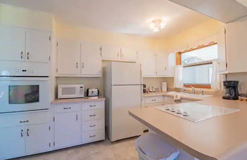 Decatur House | Newcastle Estate: 3 Bdrm Bungalow