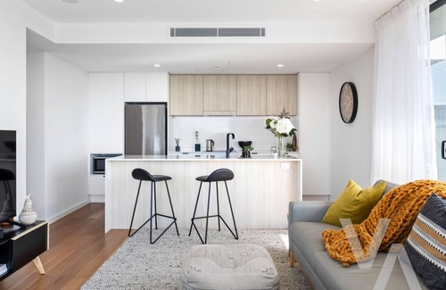Wickham Apartment | Newcastle Harbour View Apartment, 2 Bed, 2 Bath, Free Parking