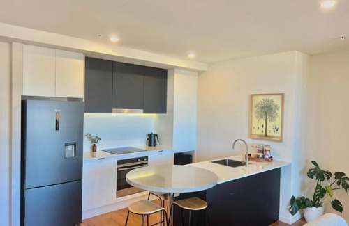 Wickham Apartment | Newcastle Harbour View, 2 Bed, 2 Bath, Free Parking