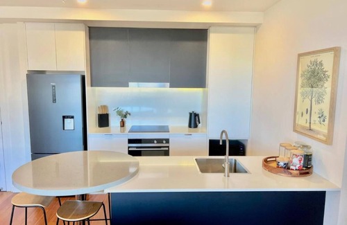 Wickham Apartment | Newcastle Harbour View, 2 Bed, 2 Bath, Free Parking
