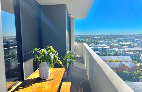 Wickham Apartment | Newcastle Harbour View, 2 Bed, 2 Bath, Free Parking