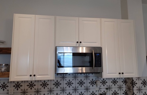 Foothills House | NEWER 2 BEDROOM WALKOUT BASEMENT SUITE WITH GREAT VIEWS. CENTRALLY LOCATED