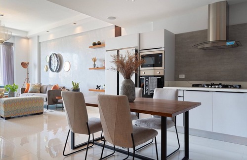 Lope De Vega Condo | Newest&MostLuxurious-w/Pool-WiFi-Gym-A/C-YellowKey