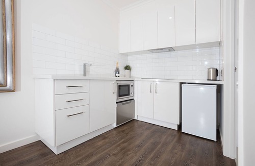 Ballarat Hotel | Newington Apartments