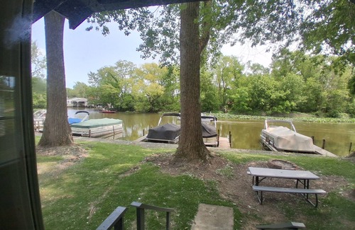 Lakeview Cottage | Newland's Resort: Cozy Channel Front Cottage #2 on Indian Lake with a boat dock