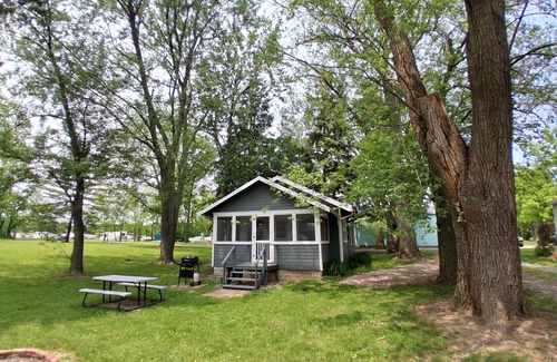 Lakeview Cottage | Newland's Resort Hill Cottage #3 on Indian Lake with a boat dock