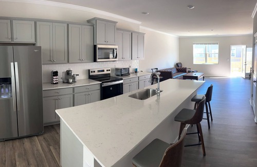 Hapeville House | Newly build Townhome 10 minutes from Hartfield Jackson ATL Airport.
