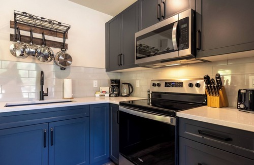 East Kootenay Ski Chalet | Newly Built 2 Bedrooms. Sleeps 4 Adults. AC