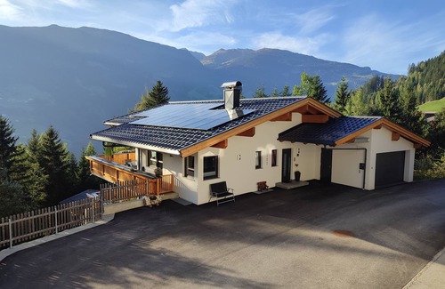 Ramsau im Zillertal Apartment | Newly built in 2020, modern furnishings, quiet location, 2 bathrooms, sauna(May 2025)