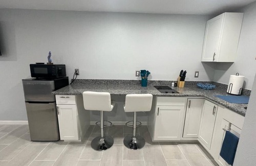 Nokomis Apartment | NEWLY BUILT COZY STUDIO B 7 MINUTES FROM NOKOMIS BEACH!