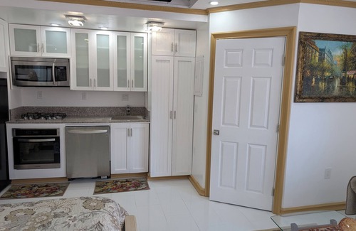 Southwood Riviera Apartment | Newly built executive studio in Torrance near hospitals, mall, beach, parks, fwy