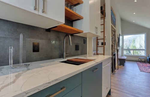 Taghum House | "Newly Built Home" on 5 acres by the beach