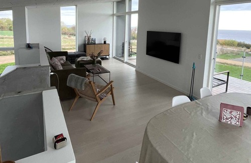 Bolshavn House | Newly built holiday home with sea view.