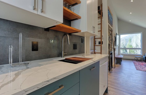 Taghum House | "NEWLY BUILT HOME" on 5 acres by the beach