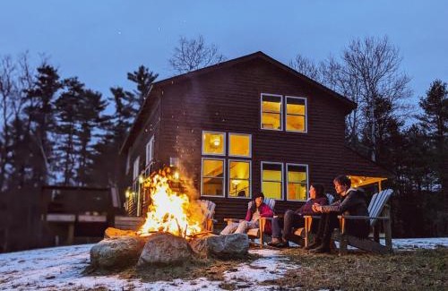 Elizabethtown House | Newly-built mountain lodge with hot tub and 87 acres