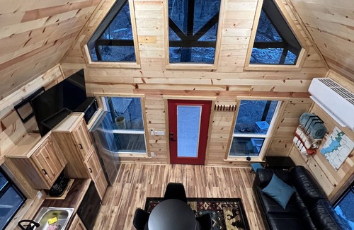 Chelsea Cabin | Newly Built Secluded Cabin w/Loft!