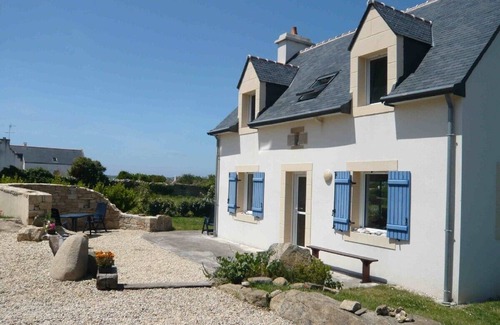 Esquibien House | Newly built small house next to the sea and the beach