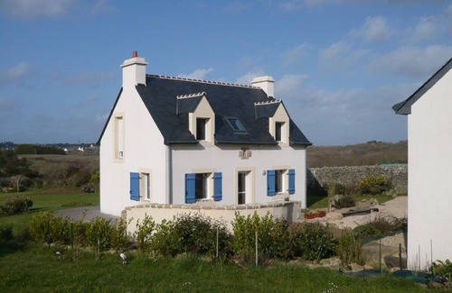 Esquibien House | Newly built small house next to the sea and the beach