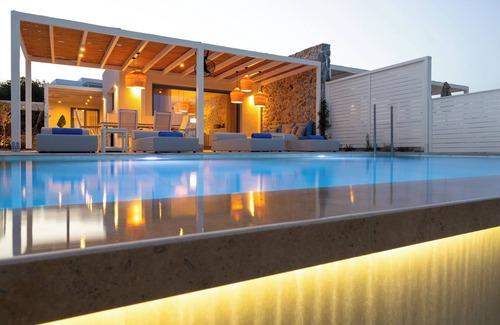 Gennadi Villa | NEWLY BUILT Styish Luxury 2-bedroom Villa Pollux with PRIVATE HEATED POOL!