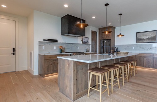 Driggs Condo | *Newly Built* Teewinot at The Basin Luxury Suites ⁓ Hot Tub ⁓ In Downtown Driggs
