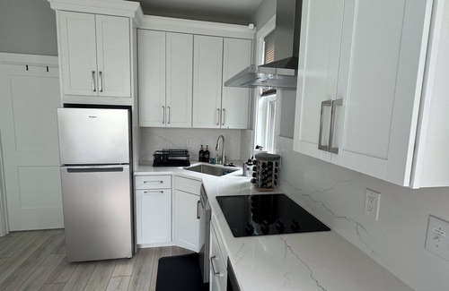 Aurora Highlands Cottage | Newly Built Tiny Home/Cottage in National Landing/Arlington near DC, & Old Town