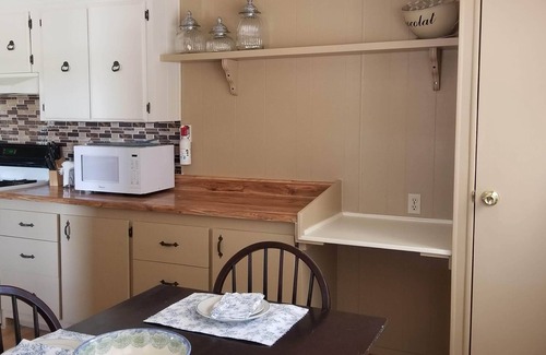 Tucson House | Newly decorated mobile home on 40 acre ranch outside of Tucson