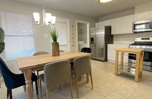 Barker House | Newly Furnished Family Home – Enjoy a Chore-Free Experience
