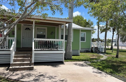 Plantation Island House | Newly Refurbished Home in the middle of Everglades City with Fishing from Dock