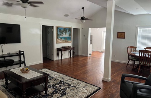 Plantation Island House | Newly Refurbished Home in the middle of Everglades City with Fishing from Dock