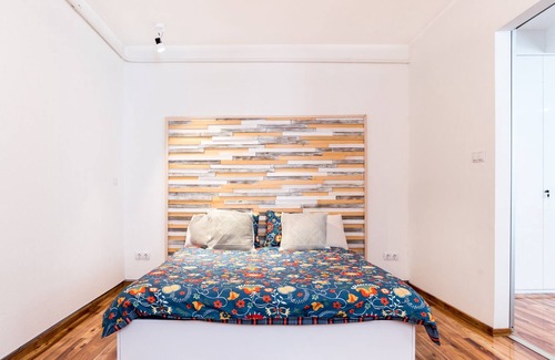 Ferencvaros Apartment | Newly refurbished central 2Be+LR AC 75 sqm apartment
