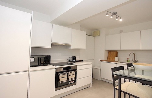 Fitzrovia Apartment | Newly Refurbished Spacious Fitzrovia Apartment