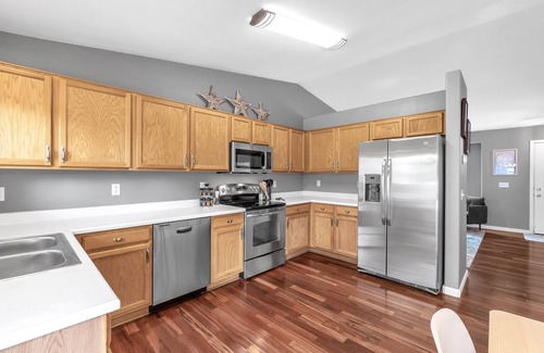 Westridge House | Newly Refurnished 3 Bed 2 Bath Highlands Ranch Home - Executive Rental