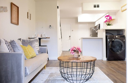 Capital View Apartment | Newly Remodeled 2-BR across UAMS Hospital #C