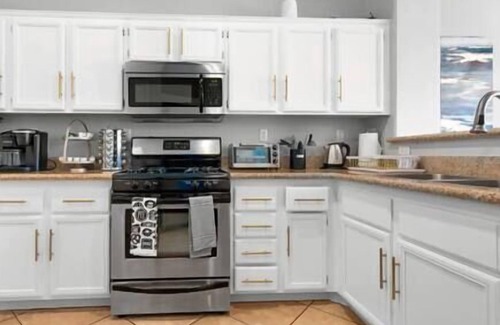 MacDonald Ranch House | ❤️Newly Remodeled 3BR Vegas home w Pool & Spa!