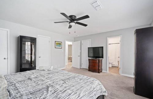Southridge House | Newly remodeled 4 Bedroom 3 full bath