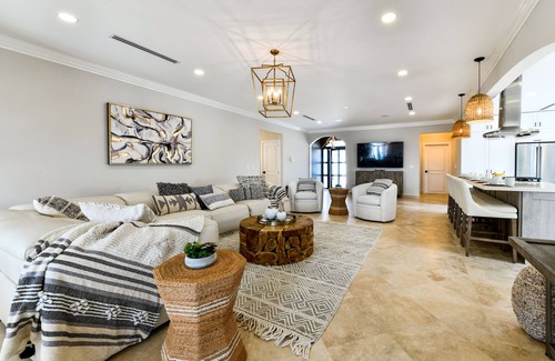 Noord House | Newly Remodeled 5-Bedroom 5-Bath in Tierra del Sol!