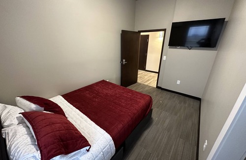 Mattoon Hotel | Newly Remodeled! B5 - Two Room Suite, King & Queen