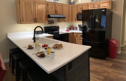 Lead Condo | Newly Remodeled Condo at Terry Peak Ski Area with Hot Tub & Pool/Sauna Access