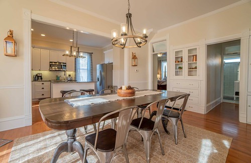 Washington House | Newly remodeled historic house just steps from the WASHINGTON SQUARE! Sleeps 10!