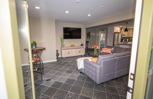 Cottage Lake House | Newly Remodeled Home steps away from Woodinville’s Hollywood Wine District