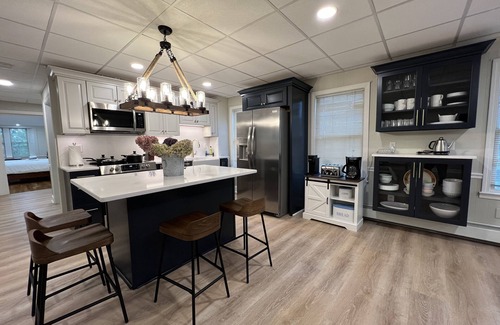 Hyannis House | Newly remodeled home - Close to beaches, Main Street and Ferry to the Islands