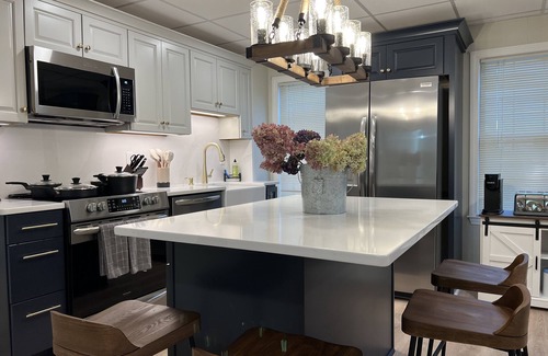 Hyannis House | Newly remodeled home - Close to beaches, Main Street and Ferry to the Islands
