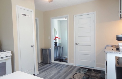 Fairport Harbor Cottage | Newly remodeled cozy cottage retreat