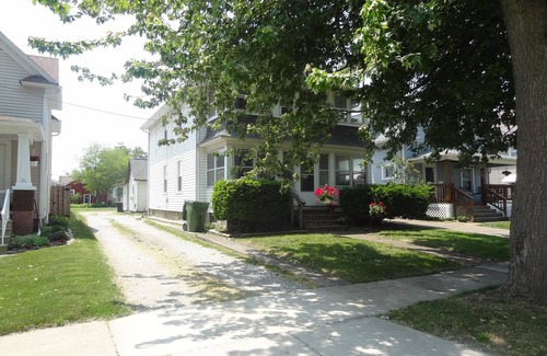 Fairport Harbor Cottage | Newly remodeled cozy cottage retreat