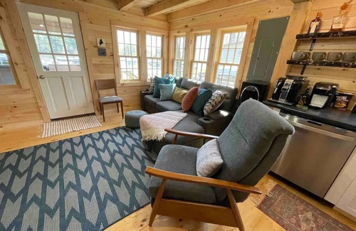 Winthrop Cabin | Newly Remodeled Waterfront Cabin